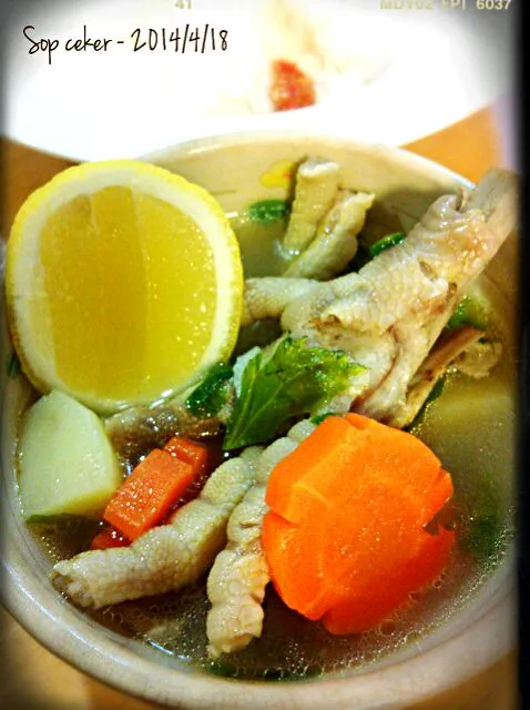 Chicken feet soup|RikaEmakAkbarKhawlaさん