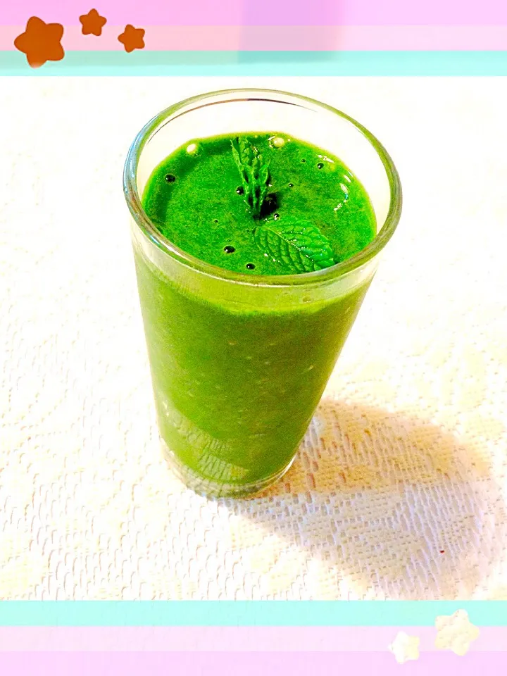 Spinach Banana Mint Smoothie|C_Lynneさん