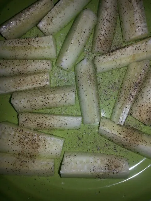 afternoon snack,  cucumber with s&p!!!|Polly Gelfusoさん