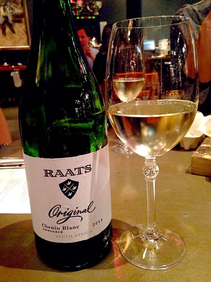 Snapdishの料理写真:RAAT Original Chenin Blanc 2013|Obeoom Jumsai Na Ayudhyaさん