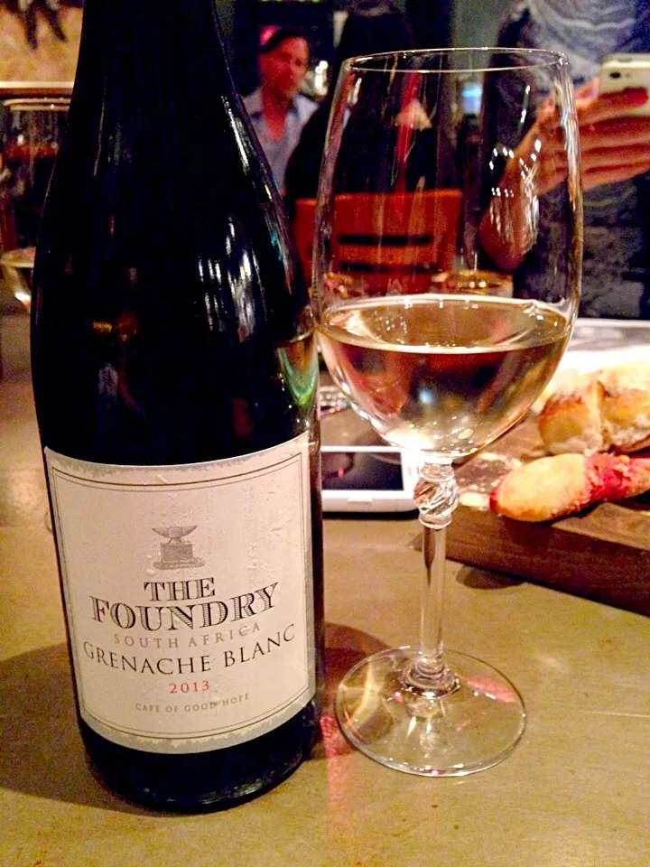 Snapdishの料理写真:The Foundry GRENACHE BLANC 2013|Obeoom Jumsai Na Ayudhyaさん