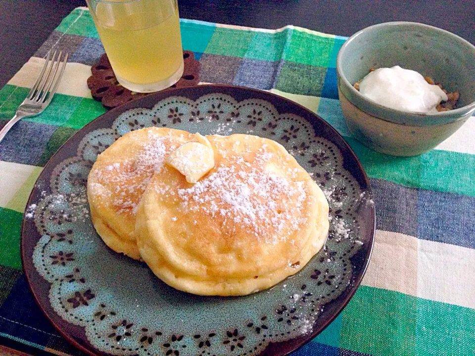 パンケーキ朝ごはん(レンジでチンするやつ笑)|かぴこさん