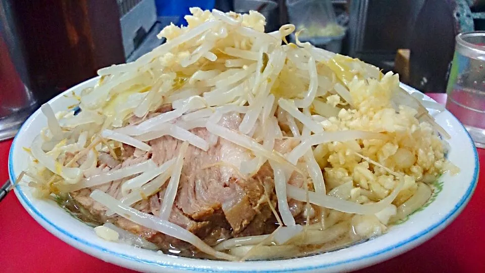 二郎目黒店の小豚ラーメン+ニンニクW|大脇さん