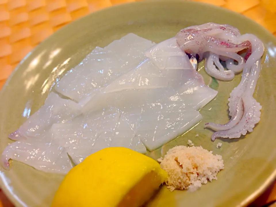 メトイカの造り、藻塩レモン🍋で|おかっぴーさん