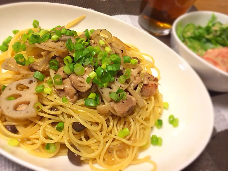 Snapdishの料理写真:蓮根と鶏肉の和風パスタ|pink6no4さん