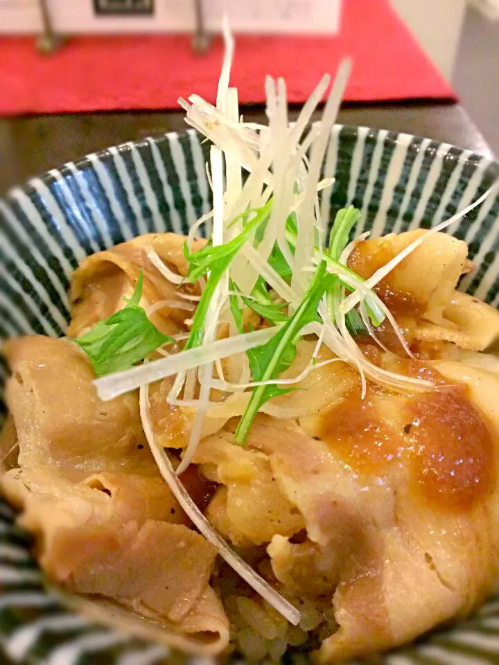 本日の賄い丼(豚丼)|きょうとしさん