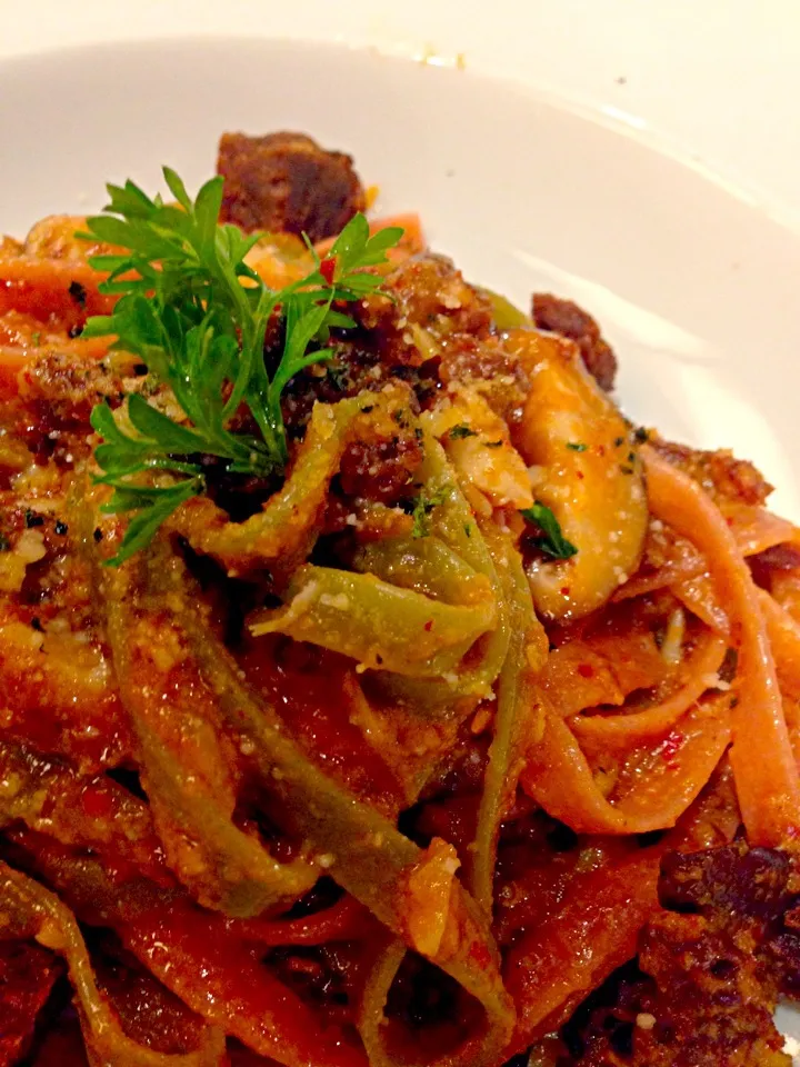 Spicy linguini with mushroom and crispy pork|PhUnGさん