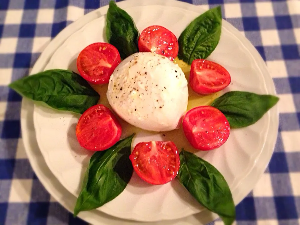 Snapdishの料理写真:Caprese con mozzarella di bufala|Fabio  Palmieriさん