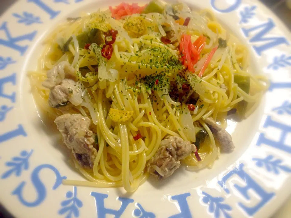 新しいパスタ皿で肉野菜のペペロンチーノ。|shenhuaさん