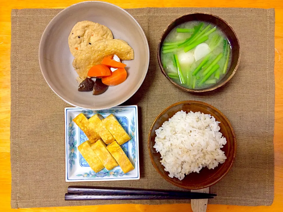 Snapdishの料理写真:がんもどきの煮物 株の味噌汁 卵焼き 麦ご飯|Kawasaki Seijiさん