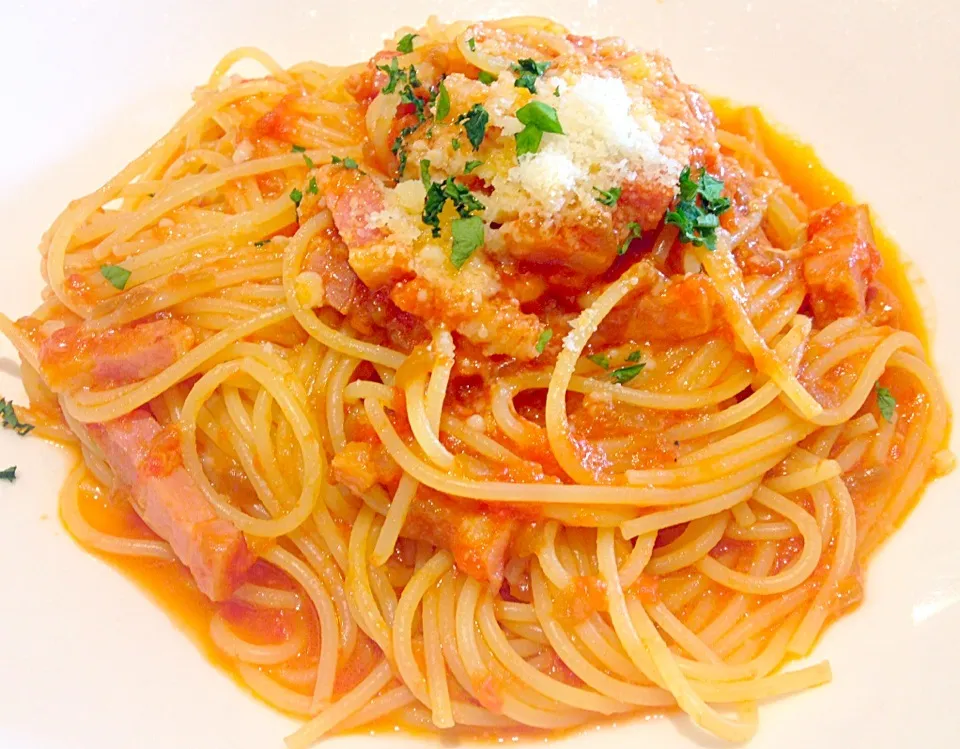 Bacon & Tomato Sauce Spaghetti|Liezlさん