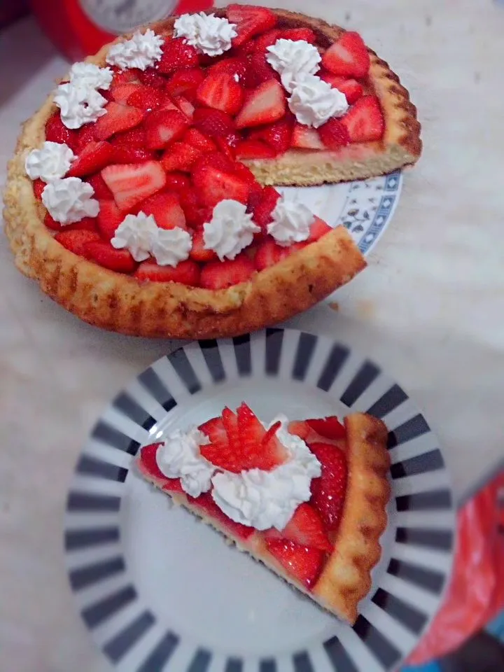 Snapdishの料理写真:Strawberry pie|Robert Taciさん