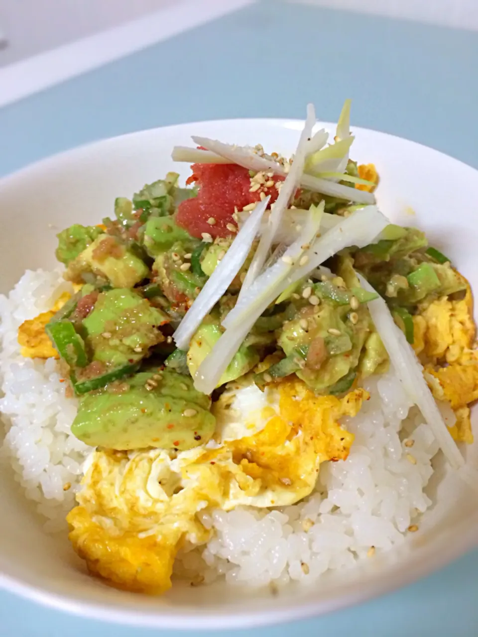 ナムル風アボカド丼☆ Korean style avocado on rice|akkiiraさん