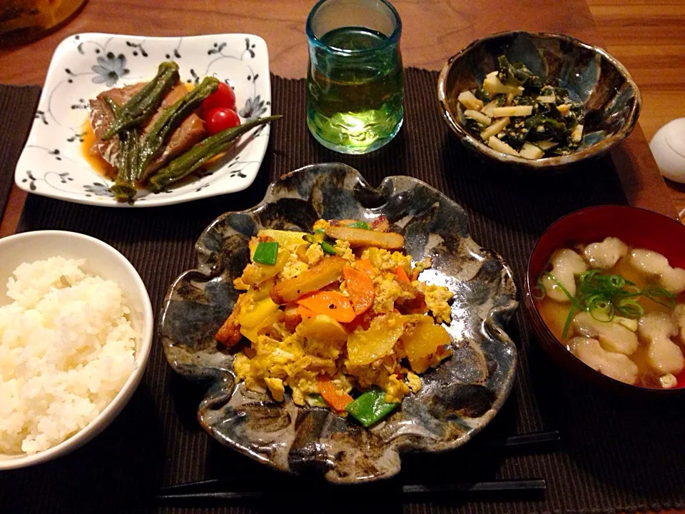 パパイヤチャンプルー、タラの甘辛焼き、ワカメとタケノコの酢味噌、麩と茄子の味噌汁|今日の献立さん