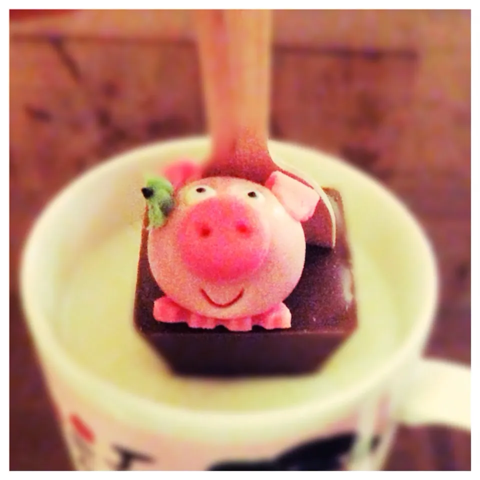 Making hot chocolate by melting the Pig|Izzy Bizzyさん