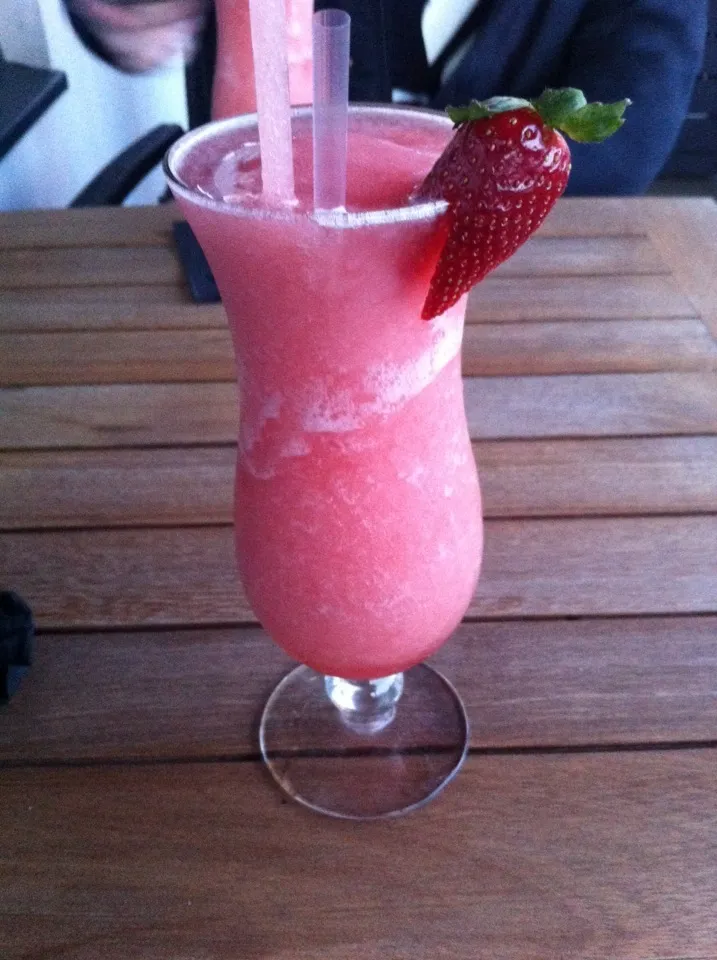 Snapdishの料理写真:Strawberry daiquiri|🍓Jolejo🍓さん