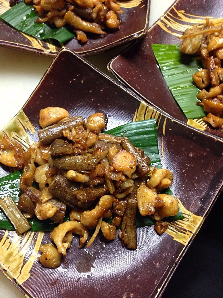 ちーちさんの料理 鶏皮とネギにんにく醤油焼き|ちーちさん