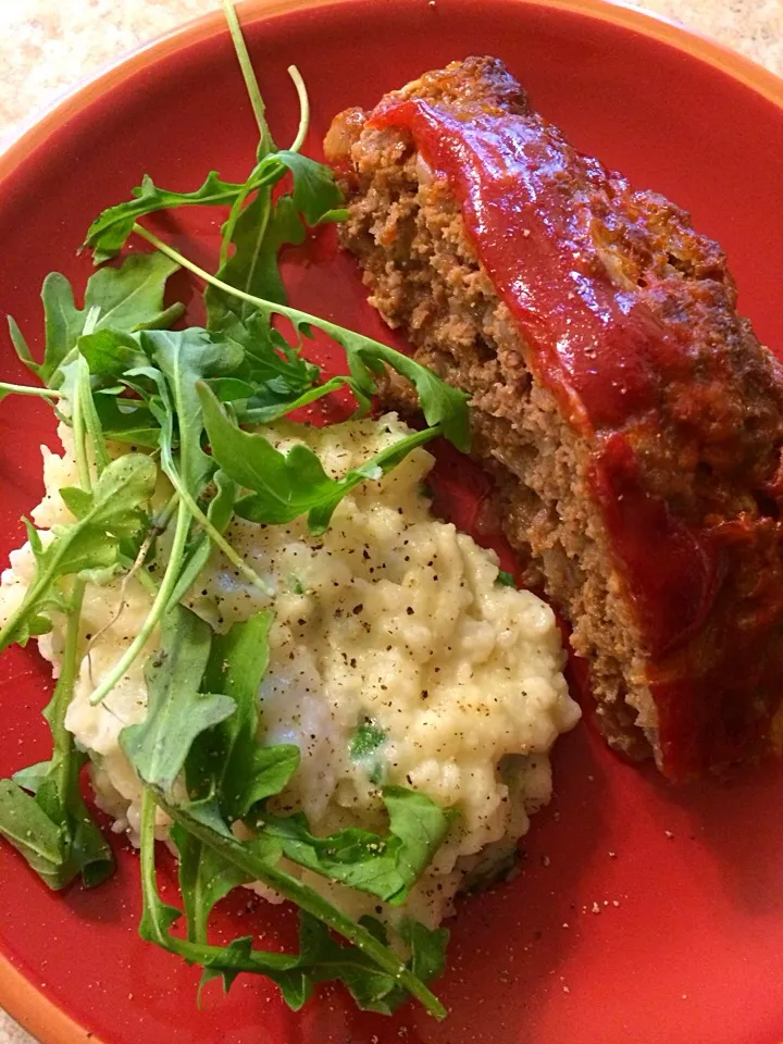 Buffalo meatloaf with cauliflower smash.|amyさん