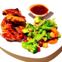 Korean BBQ chicken thighs with broccoli mix and BBQ habanero tamarind salsa|bertocci infernoさん