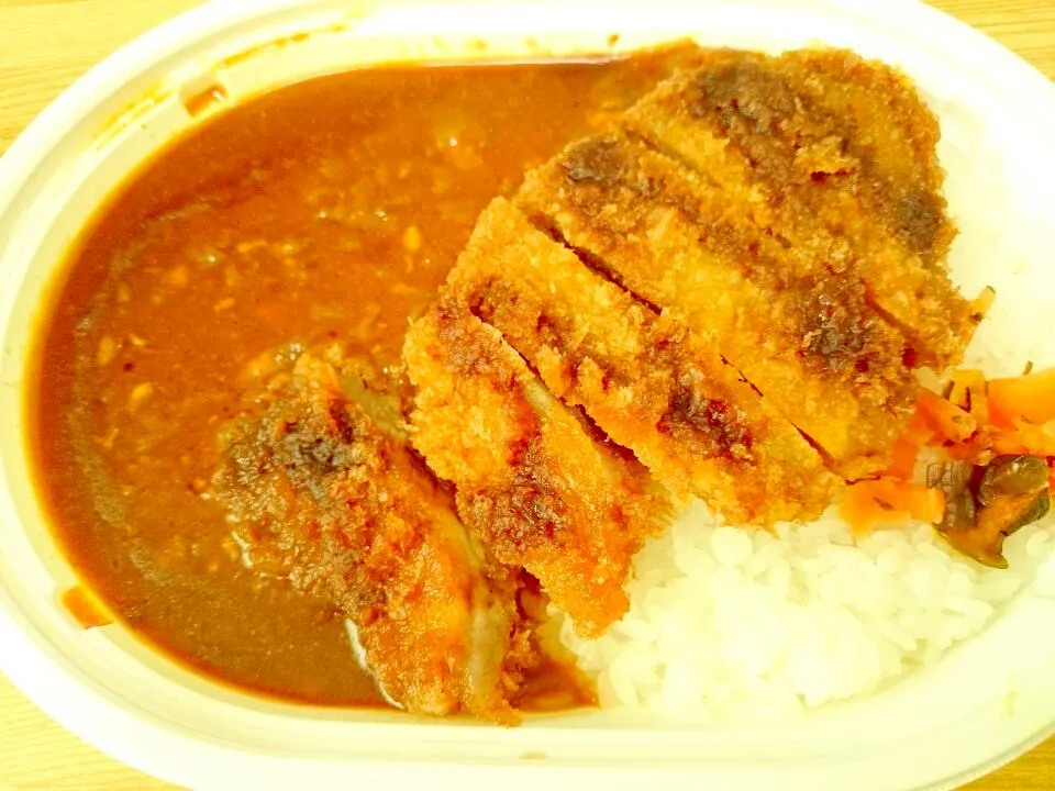 Snapdishの料理写真:ロースカツカレー|ツツカメさん