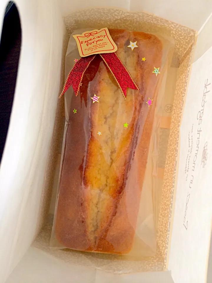 Snapdishの料理写真:手提げ袋の中身はパウンドケーキ(((o(*ﾟ▽ﾟ*)o)))|kocu（コク）さん