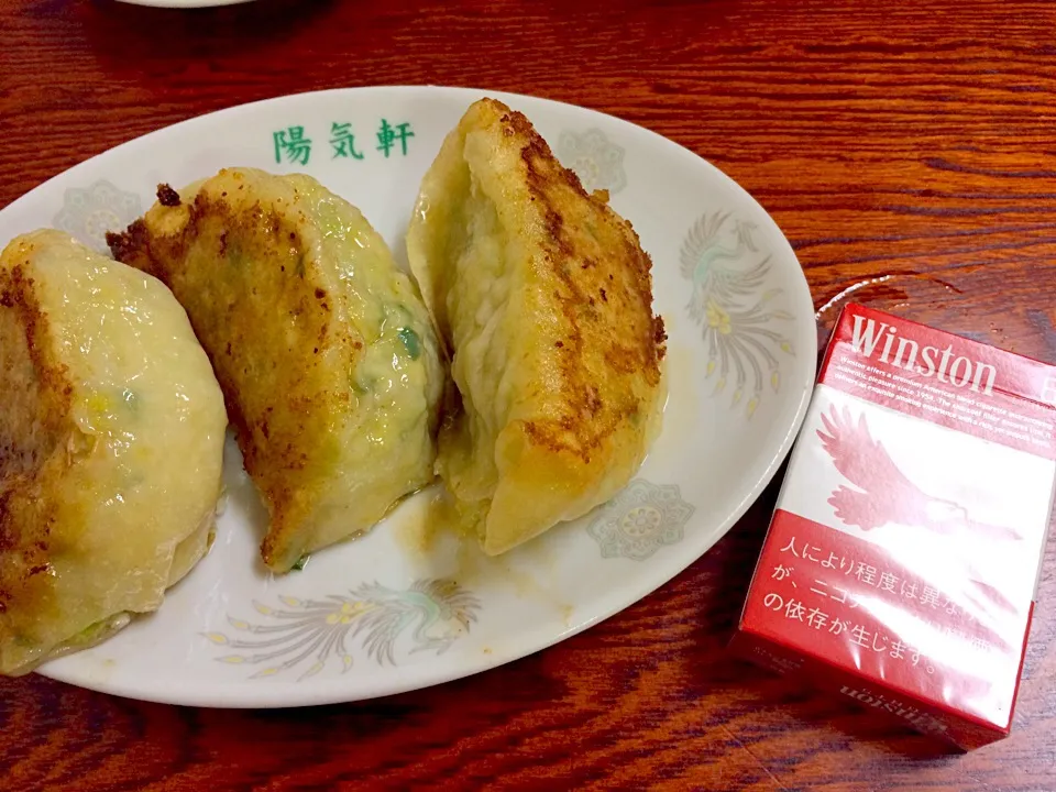 Snapdishの料理写真:陽気軒のジャンボ餃子*\(^o^)/*|かずみさん