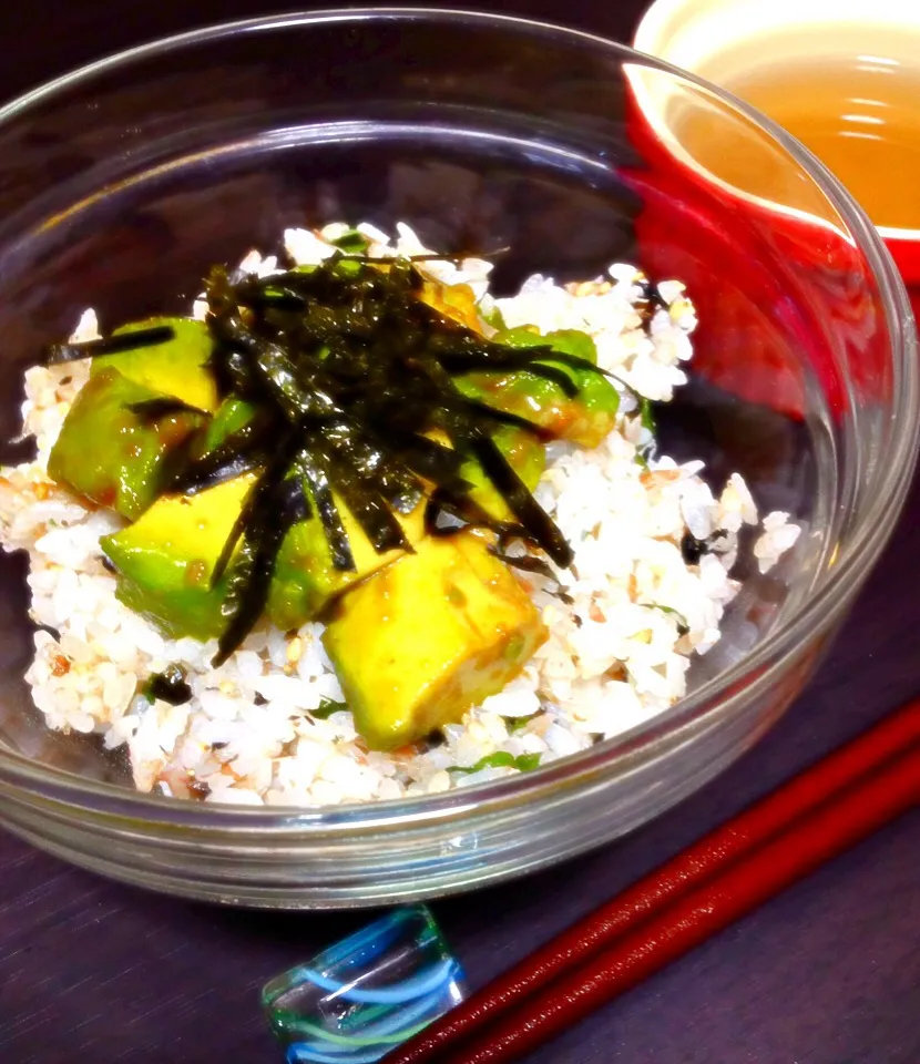 アボカド丼  〆はお茶漬け🍵|ちぃさん