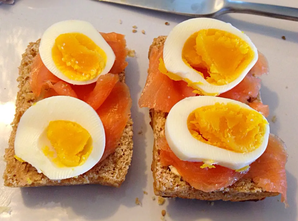 Rolls with salmon and hard boiled eggs|Fujiko Toyohashiさん