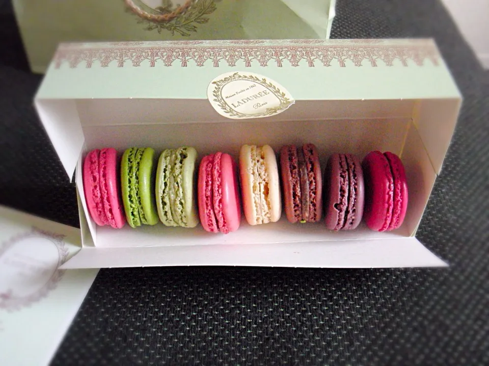 Laduree Macarons|Fujiko Toyohashiさん