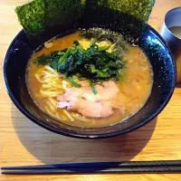 近くのラーメン屋さん(੭ु ›ω‹ )੭ु⁾⁾♡♡♡|橙髪さん