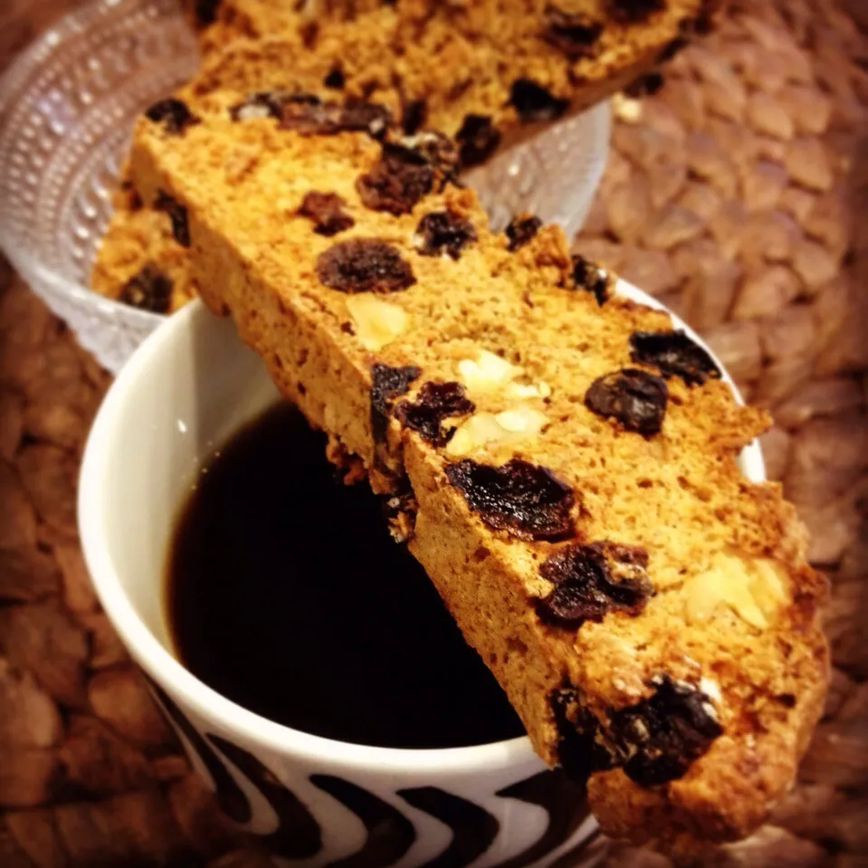 Snapdishの料理写真:Cinnamon biscotti|LISAさん