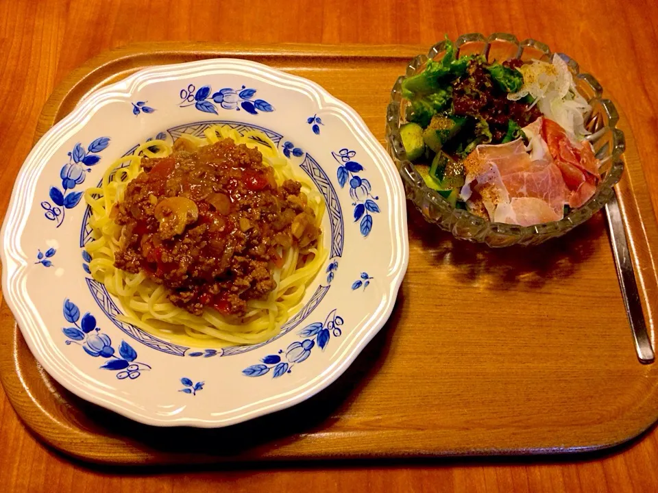 ミートソースパスタと生ハムサラダ|yuyusuzuさん