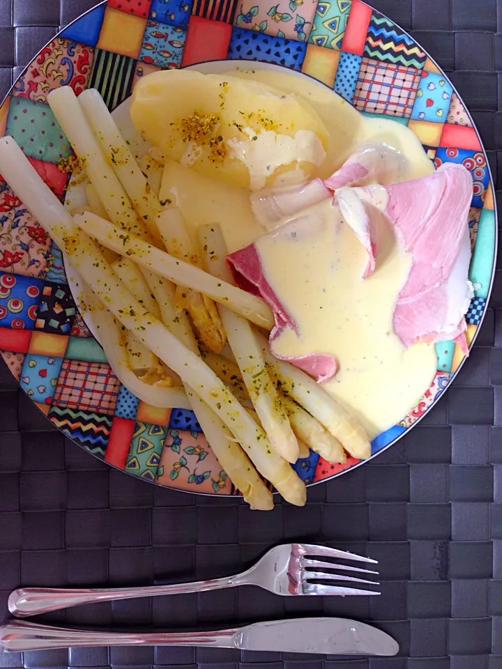 Snapdishの料理写真:Spargel & Kartoffeln|Konstantin Hofmannさん