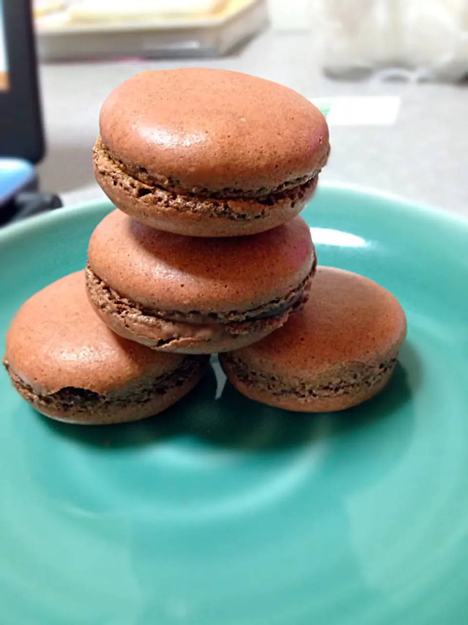 Snapdishの料理写真:chocolate macaron from a friend😁|Mickey Wenny Gamouさん