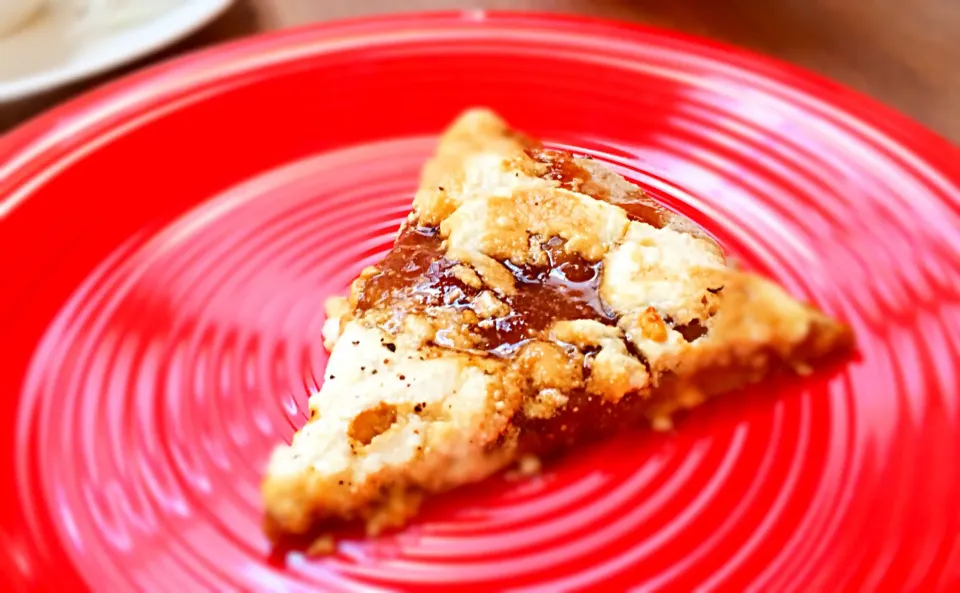 Sweet pizza with fig jam, ricotta cheese, honey and black pepper.|Akiko Nishimaeさん