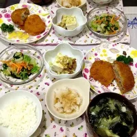 Snapdishの料理写真:メンチカツとチーズカツご飯☆|みよこさん