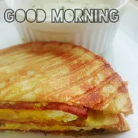 Egg, Cheese, n Smoked beef Sandwich|Indrini Kusumayektiさん