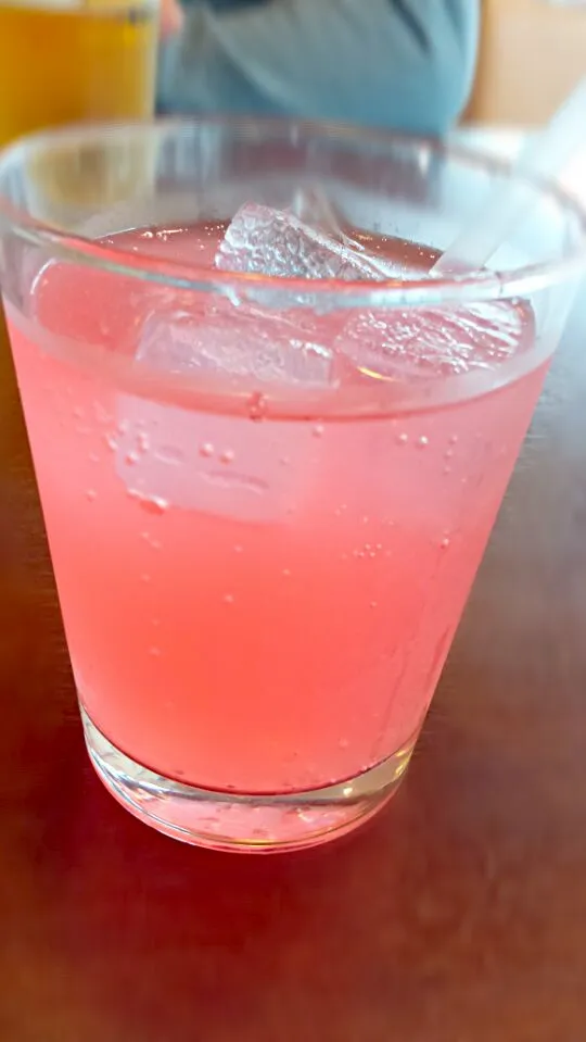 Snapdishの料理写真:Pink Lemonade Soda|joさん