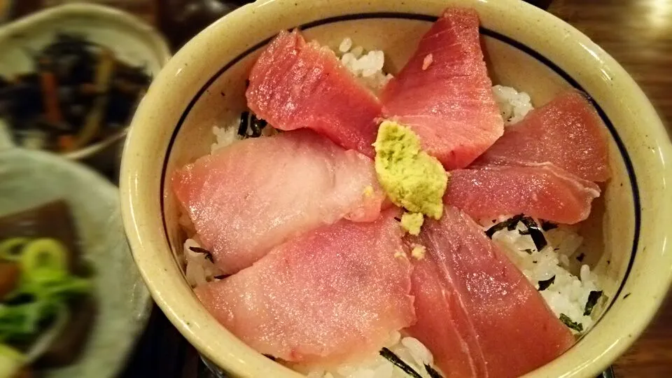 Snapdishの料理写真:マグロ 三色丼|大石さん