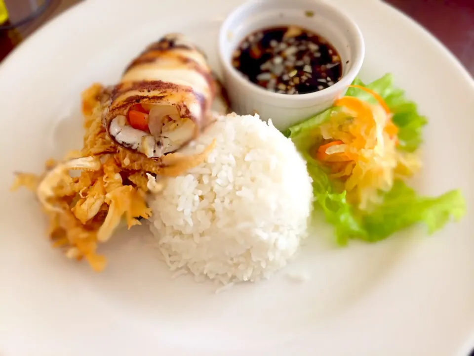 Grilled stuffing squid with rice and dipping|Lob Reaultboudさん