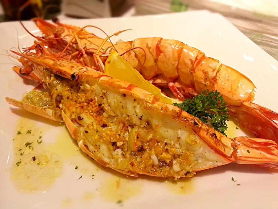 Super big baked tiger prawn scampi ^^|Alex Smooth @ Gourmet deli (Siam Paragon)さん