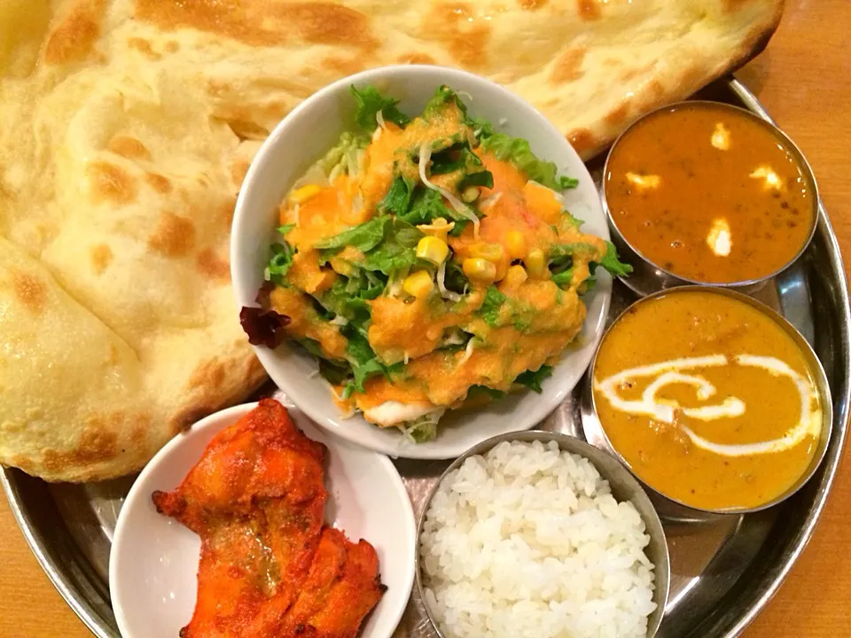 インド料理を食べたよん🍴🍛ナンがめっちゃ大きかった💦|Tanni Kaさん