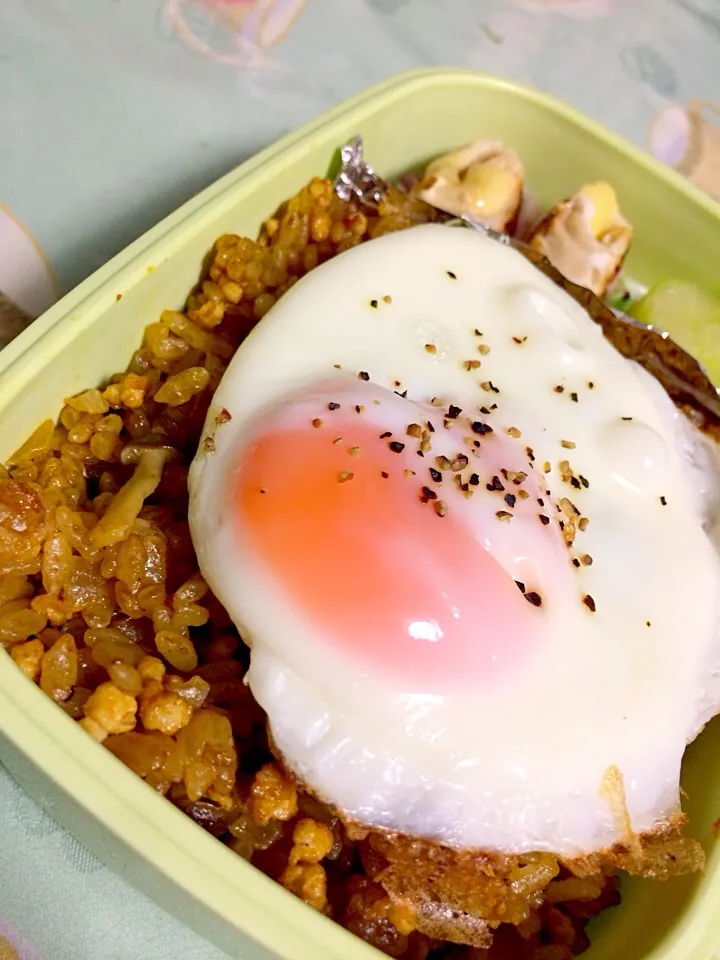 カレーピラフのお弁当☻しめじをアクセントに！|わたゆみさん