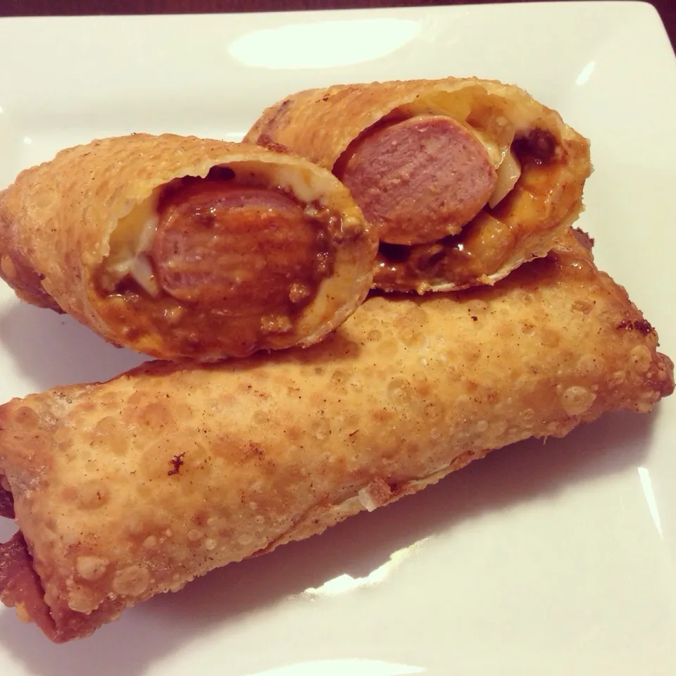 Snapdishの料理写真:Chili cheese dog eggrolls|Brian Churchillさん