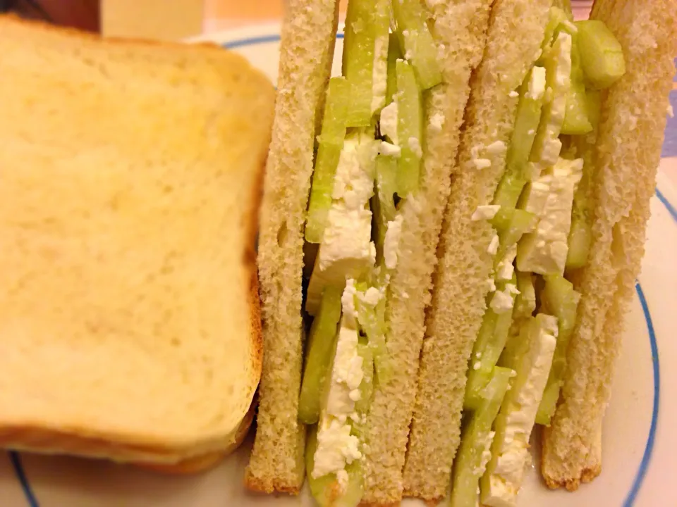 Cucumber-Feta cheese-Sandwich|Fujiko Toyohashiさん