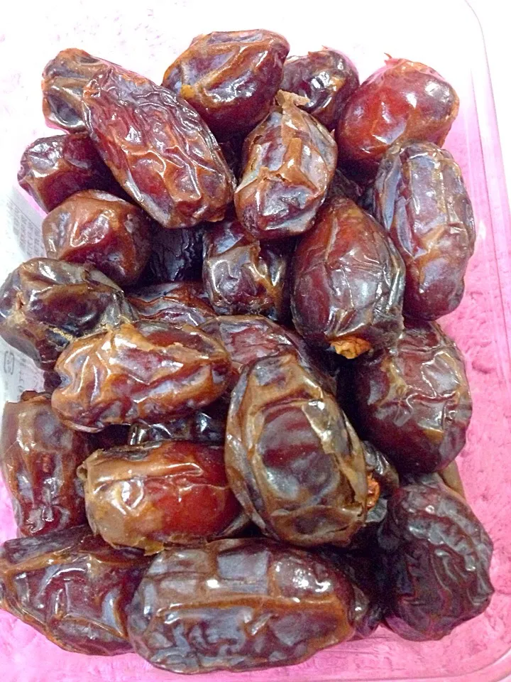 Medjool dates|yeni kartikasariさん