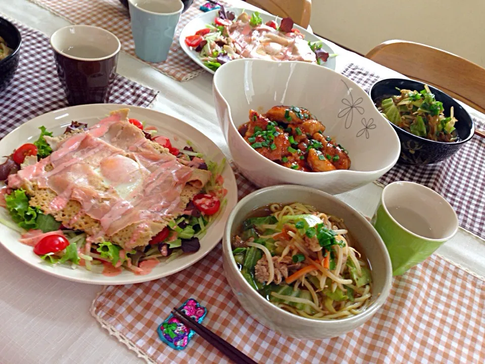 ブルターニュ風ガレット🍓ソースかけ 、鶏甘酢あん、野菜たっぷりヌードル|Atelier de cuisine🍴さん