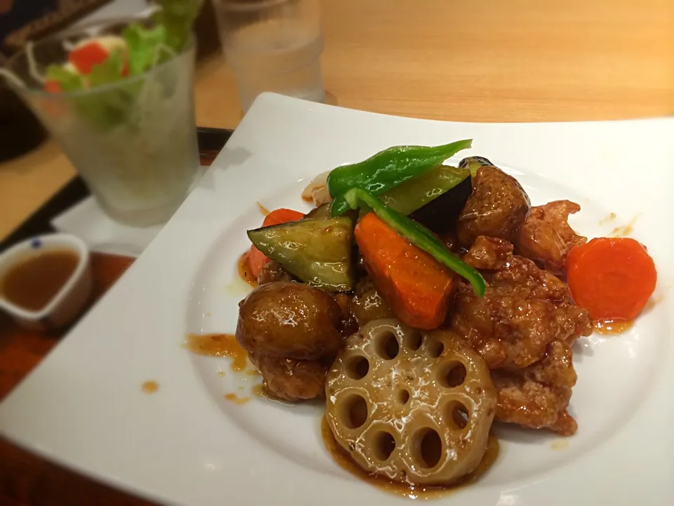 鶏と野菜の黒酢あん定食|hirotomoさん