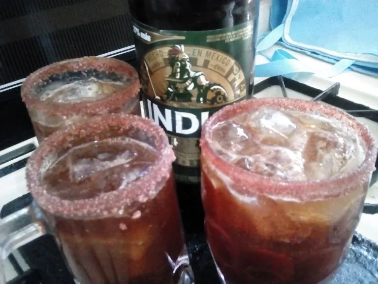 Cheladas con cerveza indio y chilito sabor mango|Javier Rdz.さん