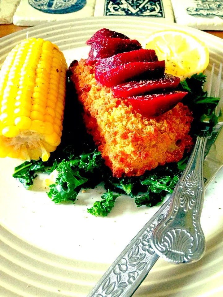 Cod on a bed of kale with beetroot, lemon and sweetcorn.|Fionaさん